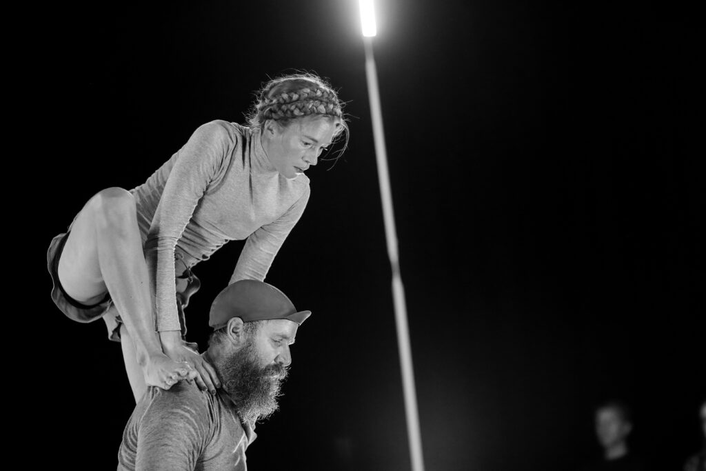 KOROBKA photo Petra AÌlvstrand 1 svartvit